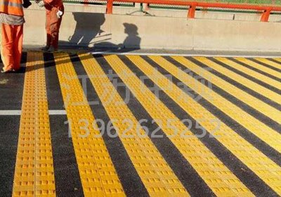 青島道路劃線 青島交通劃線一平方米多少錢？