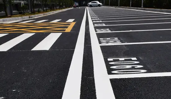 冷涂道路劃線漆貴還是熱熔漆貴？